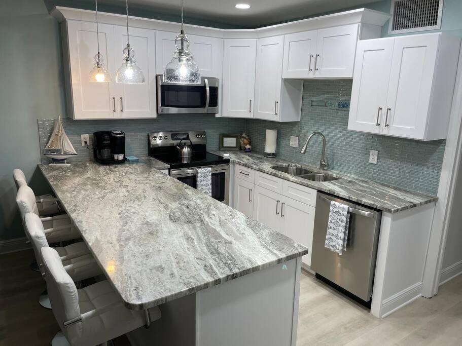 Beachfront Condo On Quiet Treasure Island- 1 Bed St. Pete Beach Eksteriør bilde