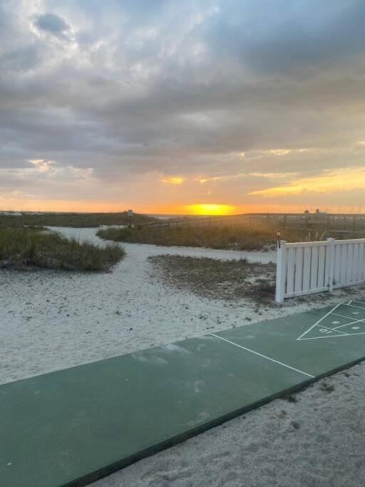 Beachfront Condo On Quiet Treasure Island- 1 Bed St. Pete Beach Eksteriør bilde