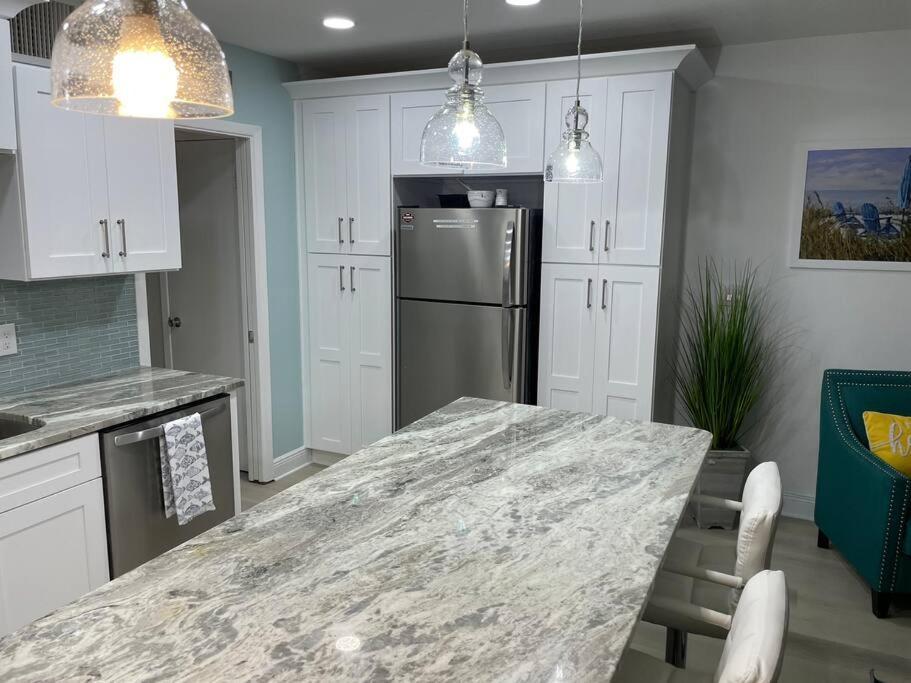 Beachfront Condo On Quiet Treasure Island- 1 Bed St. Pete Beach Eksteriør bilde