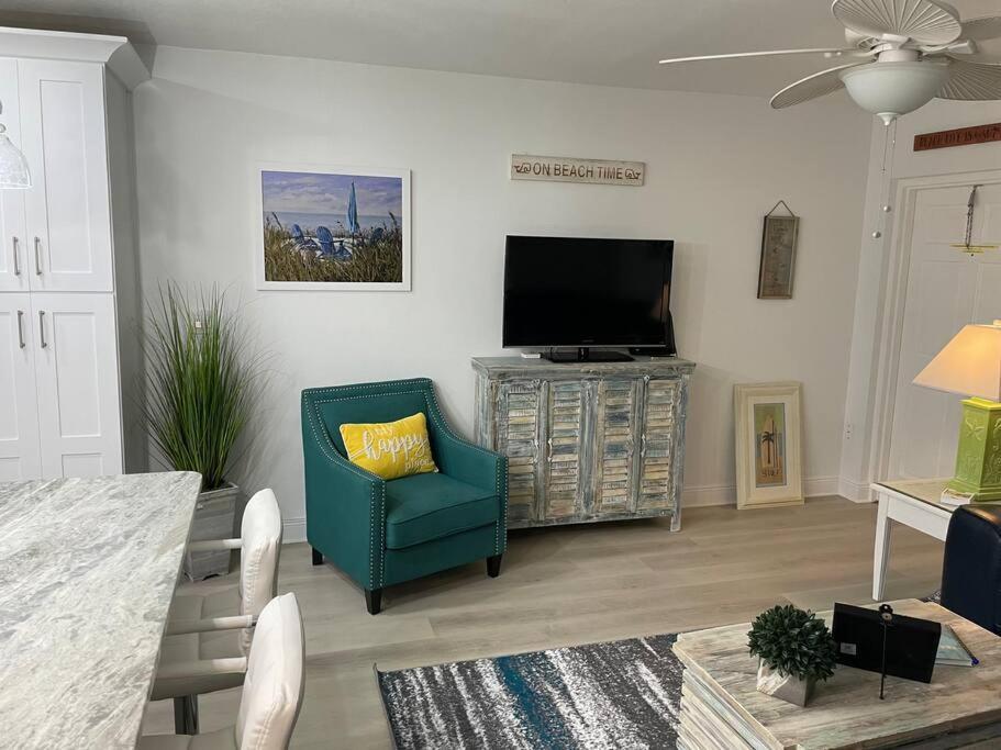 Beachfront Condo On Quiet Treasure Island- 1 Bed St. Pete Beach Eksteriør bilde