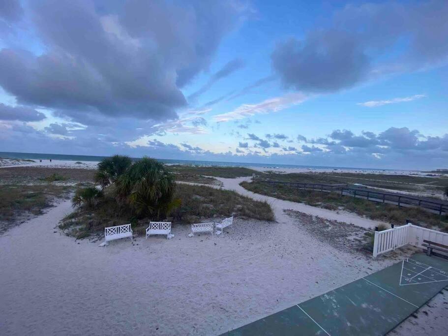 Beachfront Condo On Quiet Treasure Island- 1 Bed St. Pete Beach Eksteriør bilde