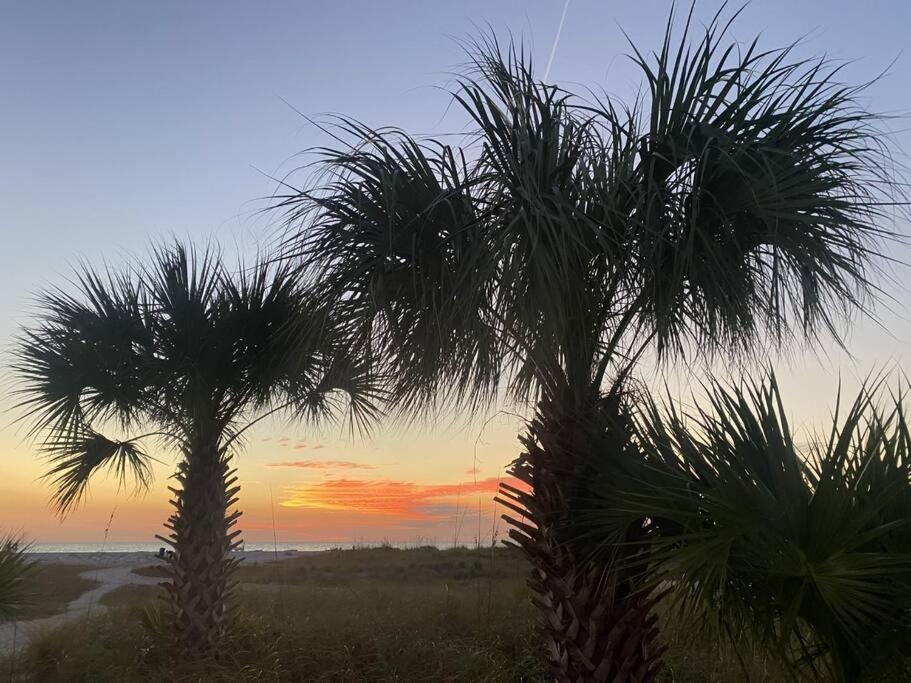 Beachfront Condo On Quiet Treasure Island- 1 Bed St. Pete Beach Eksteriør bilde