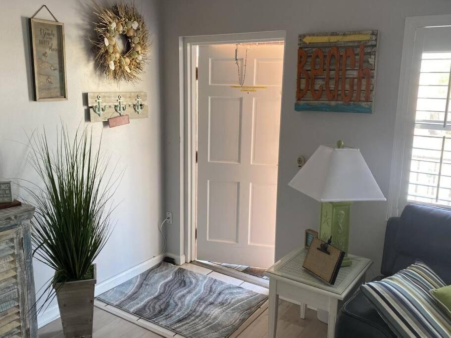 Beachfront Condo On Quiet Treasure Island- 1 Bed St. Pete Beach Eksteriør bilde